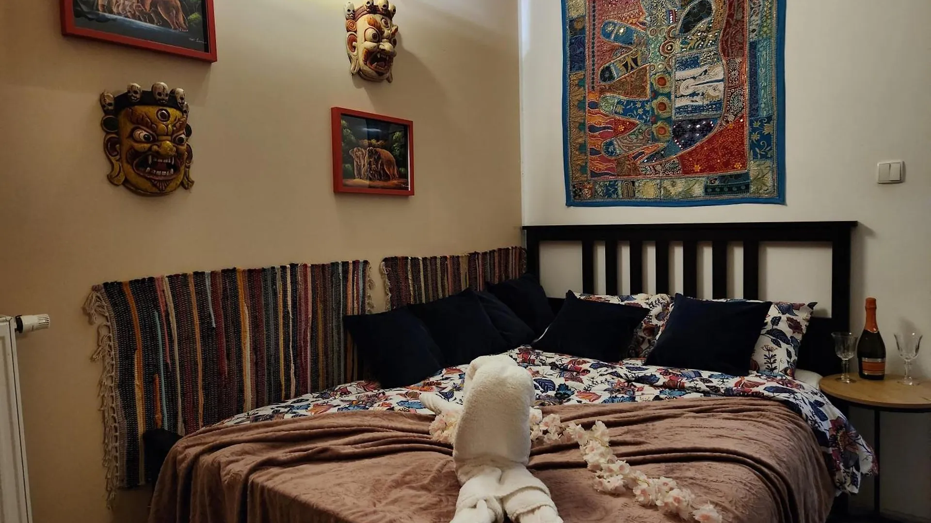 Gdansk Chmielna Prestige Home Spa Apartments With Luxury Jacuzzi And Sauna! Selected Apartments Also Feature A Massage Chair And Himalayan Salt Wall With Color Therapy Salt Forest