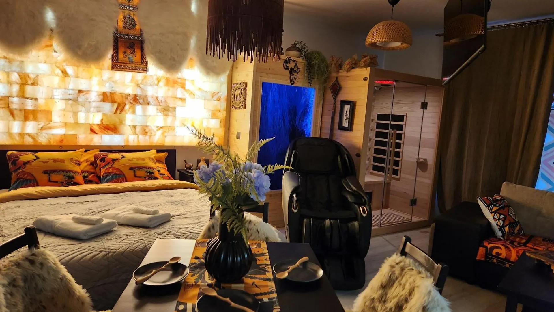 Gdansk Chmielna Prestige Home Spa Apartments With Luxury Jacuzzi And Sauna! Selected Apartments Also Feature A Massage Chair And Himalayan Salt Wall With Color Therapy Salt Forest