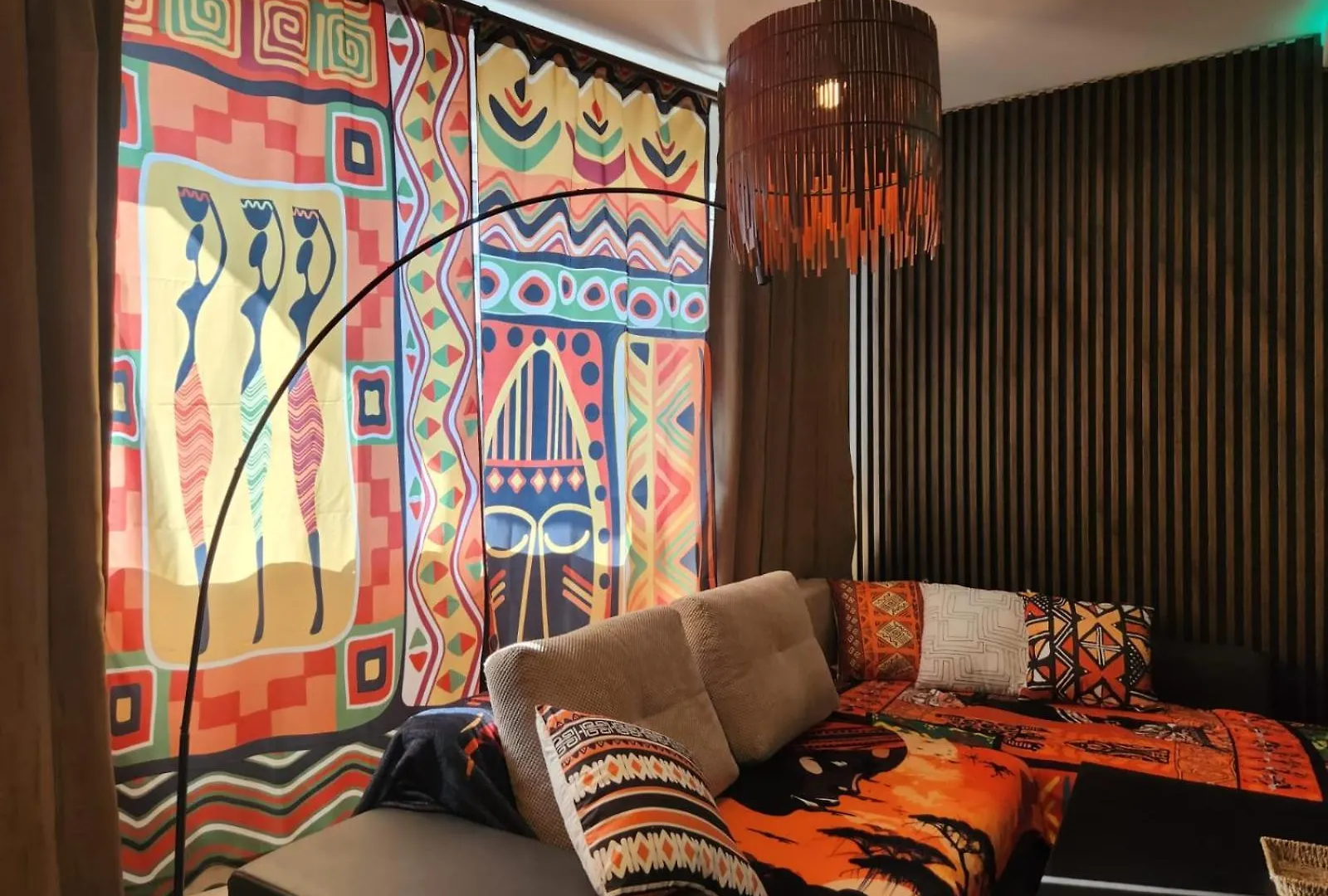 Gdansk Chmielna Prestige Home Spa Apartments With Luxury Jacuzzi And Sauna! Selected Apartments Also Feature A Massage Chair And Himalayan Salt Wall With Color Therapy Salt Forest