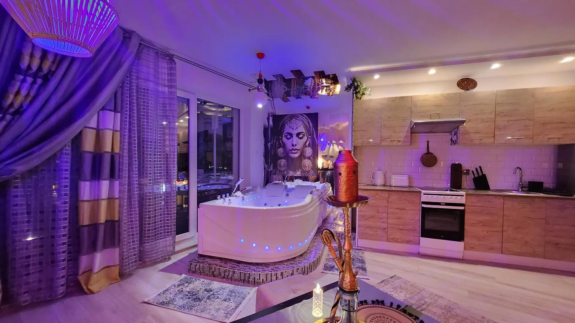 Gdansk Chmielna Prestige Home Spa Apartments With Luxury Jacuzzi And Sauna! Selected Apartments Also Feature A Massage Chair And Himalayan Salt Wall With Color Therapy Salt Forest Polska