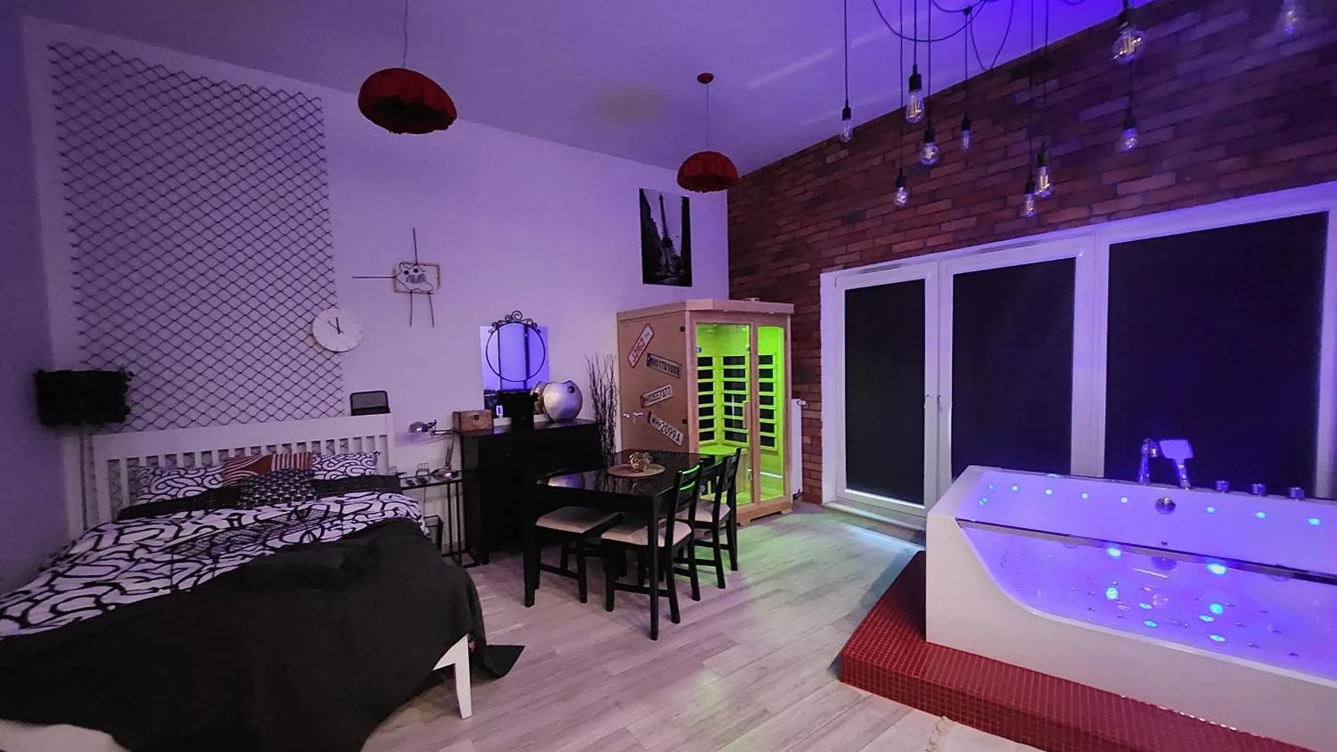 Gdansk Chmielna Prestige Home Spa Apartments With Luxury Jacuzzi And Sauna! Selected Apartments Also Feature A Massage Chair And Himalayan Salt Wall With Color Therapy Salt Forest