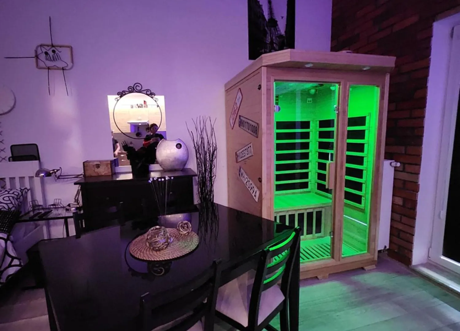 Gdansk Chmielna Prestige Home Spa Apartments With Luxury Jacuzzi And Sauna! Selected Apartments Also Feature A Massage Chair And Himalayan Salt Wall With Color Therapy Salt Forest
