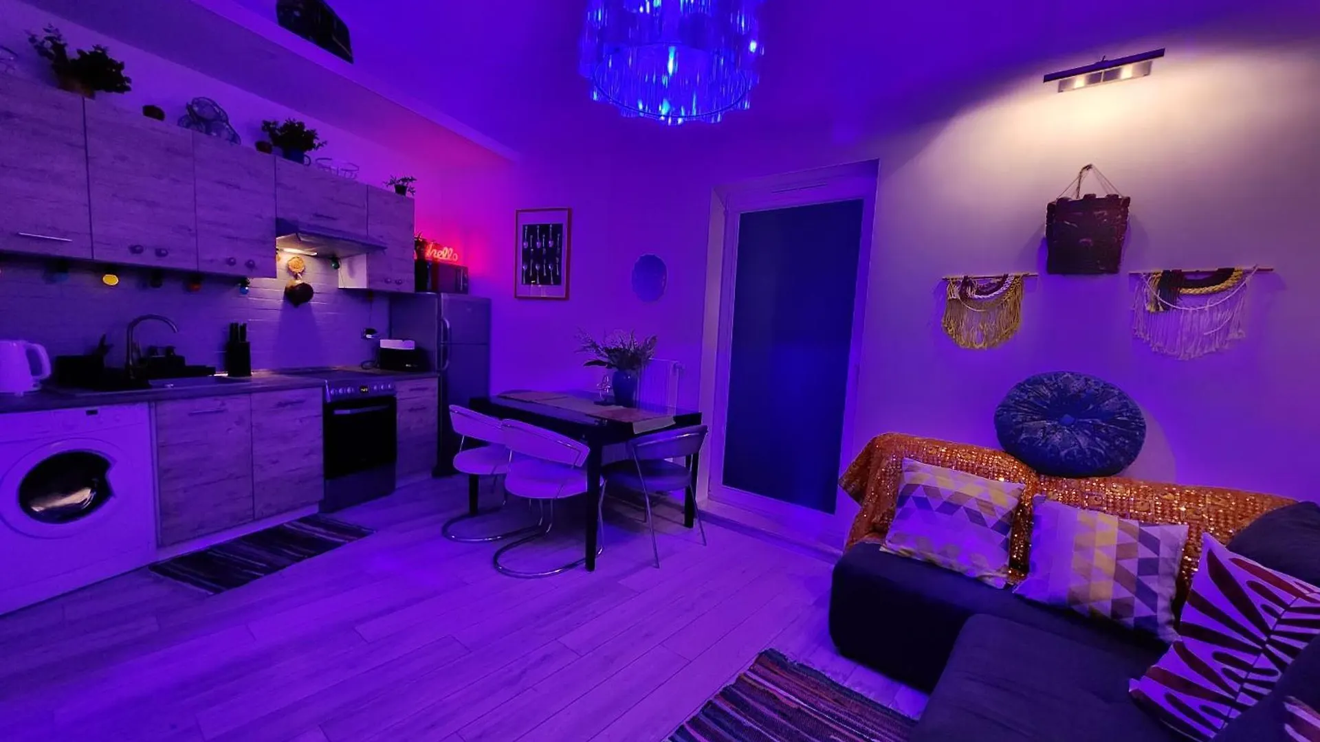 Gdansk Chmielna Prestige Home Spa Apartments With Luxury Jacuzzi And Sauna! Selected Apartments Also Feature A Massage Chair And Himalayan Salt Wall With Color Therapy Salt Forest